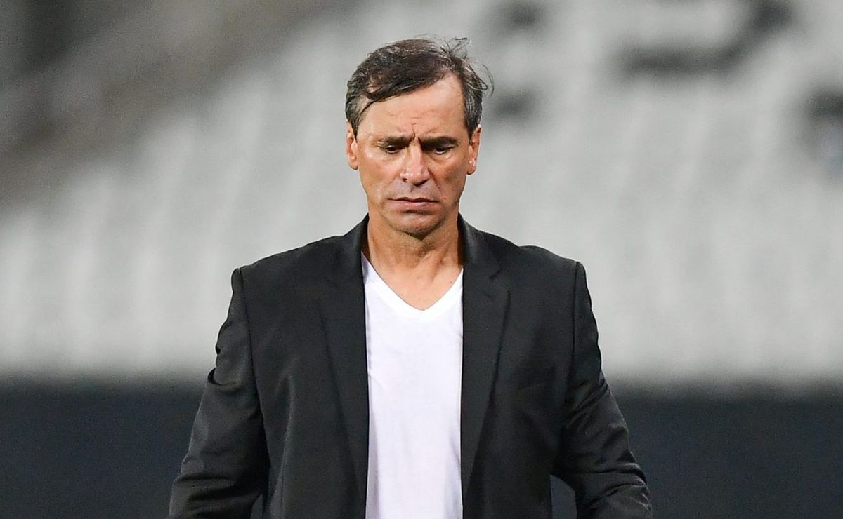 Fabián Busto desmerece vitória do Botafogo na Libertadores: “Não merecíamos perder de maneira nenhuma”