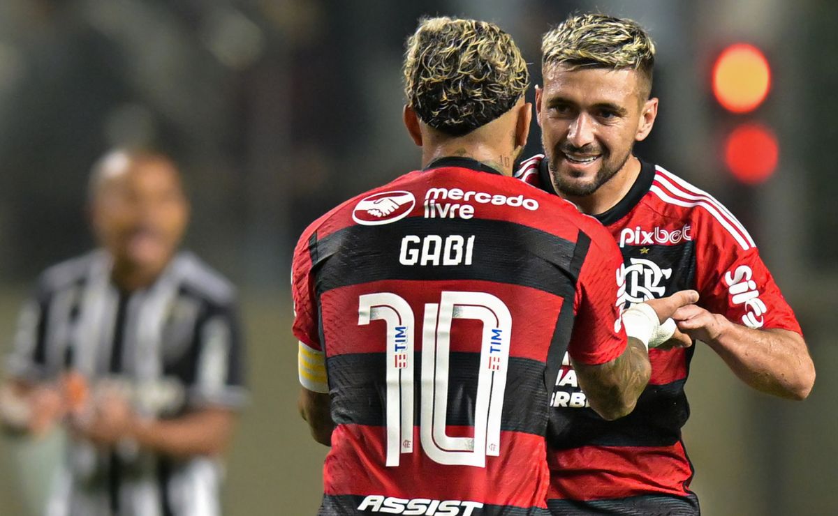 Novo camisa 10 do Flamengo está entre Arrascaeta e Nico De La Cruz