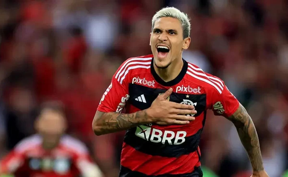 Pedro marca no finalzinho, 'salva' o Flamengo e torcida elogia atacante