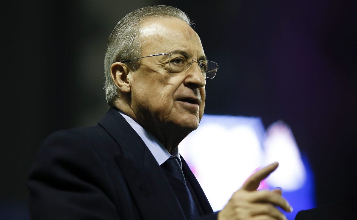 Florentino Pérez decide assinar com atacante do Flamengo e Real Madrid manda olheiro ao Brasil