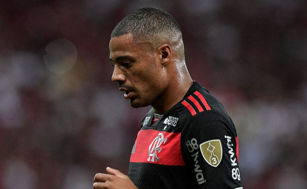 De La Cruz pede para sair no Flamengo e pode virar desfalque contra o Vasco