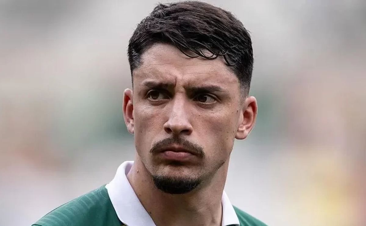 Piquerez aguarda definição de convocação e Palmeiras espera resposta de Bielsa