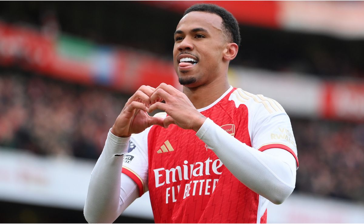 Gabriel Magalhães manifesta interesse em transferência para o Corinthians no Brasil.