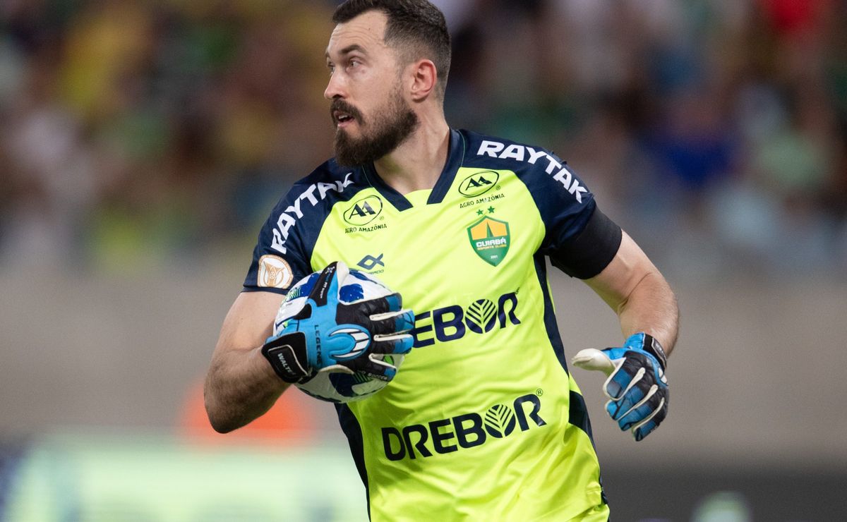 Corinthians negocia retorno de Walter, goleiro do Cuiabá, em tempo recorde