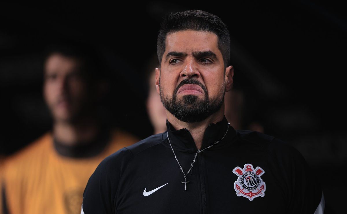 Crise no Corinthians: saída de Carlos Miguel pode causar saída de técnico.