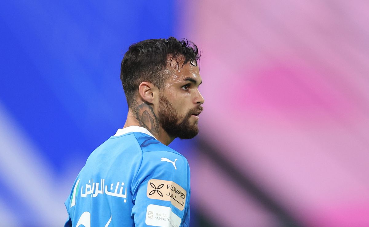 Michael acerta salário com o Cruzeiro após falta de proposta no Flamengo.