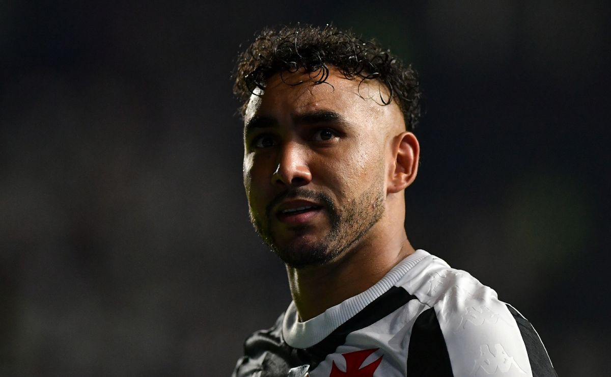 Substitutos de Payet definidos para jogo do Vasco contra Palmeiras.