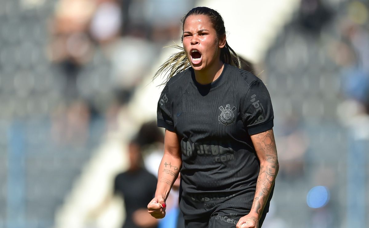 Corinthians feminino mantém briga pelo título com Arthur Elias no comando.