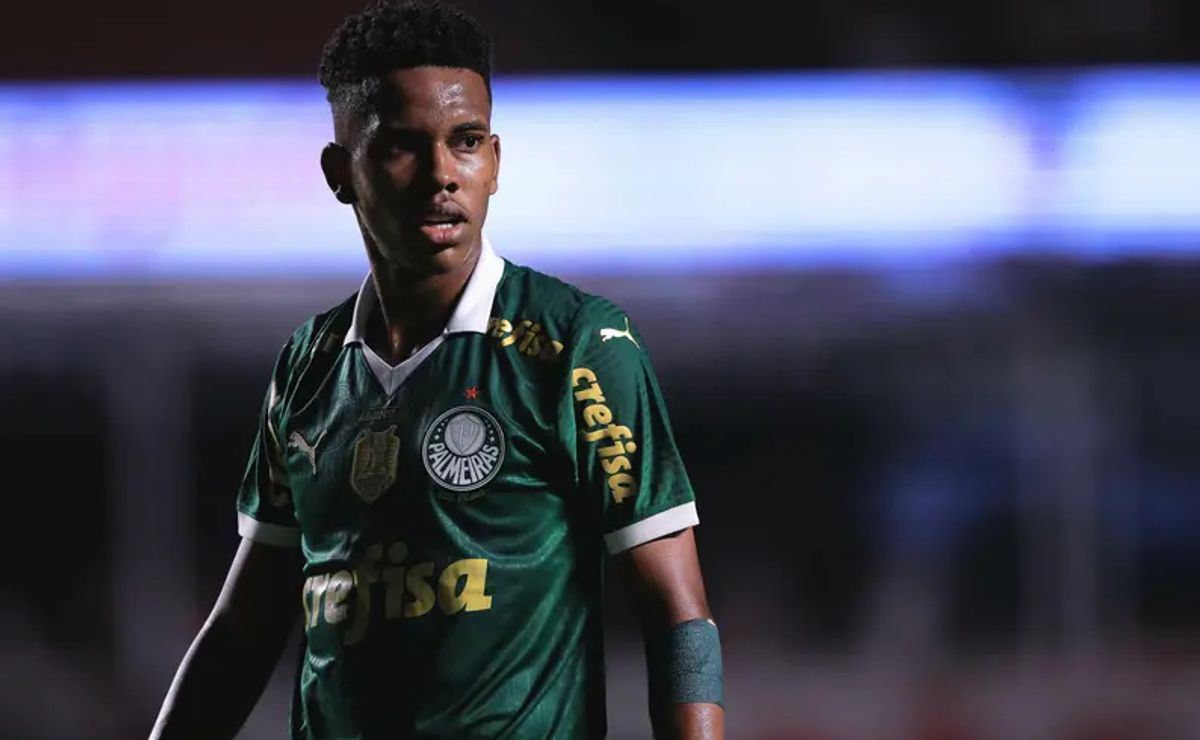 Estêvão Substituído em Vitória do Palmeiras Gera Críticas à Abel Ferreira.