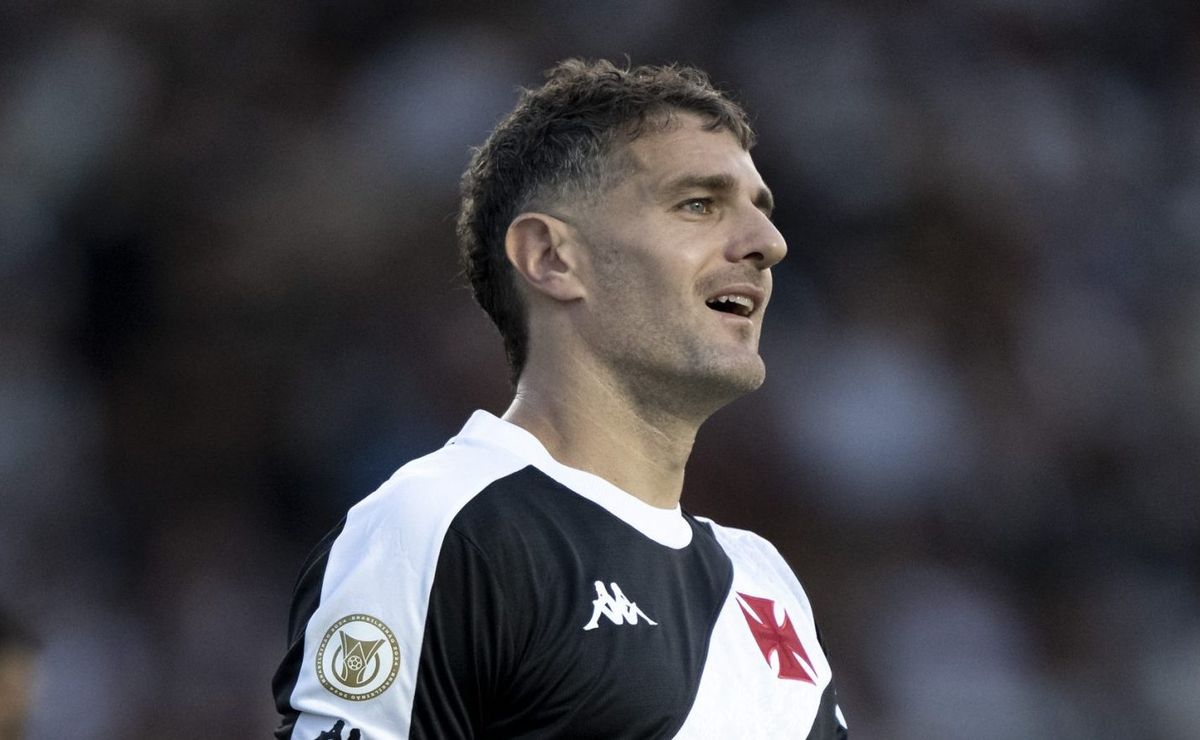 Var anuncia decisão sobre gol anulado do Vegetti contra o Palmeiras: 