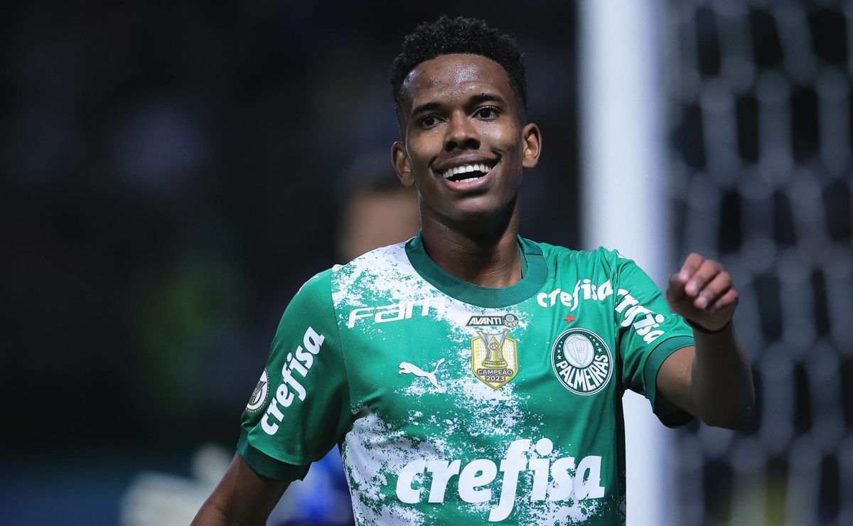 Palmeiras acerta venda de Estêvão ao Chelsea por R$ 40 milhões
