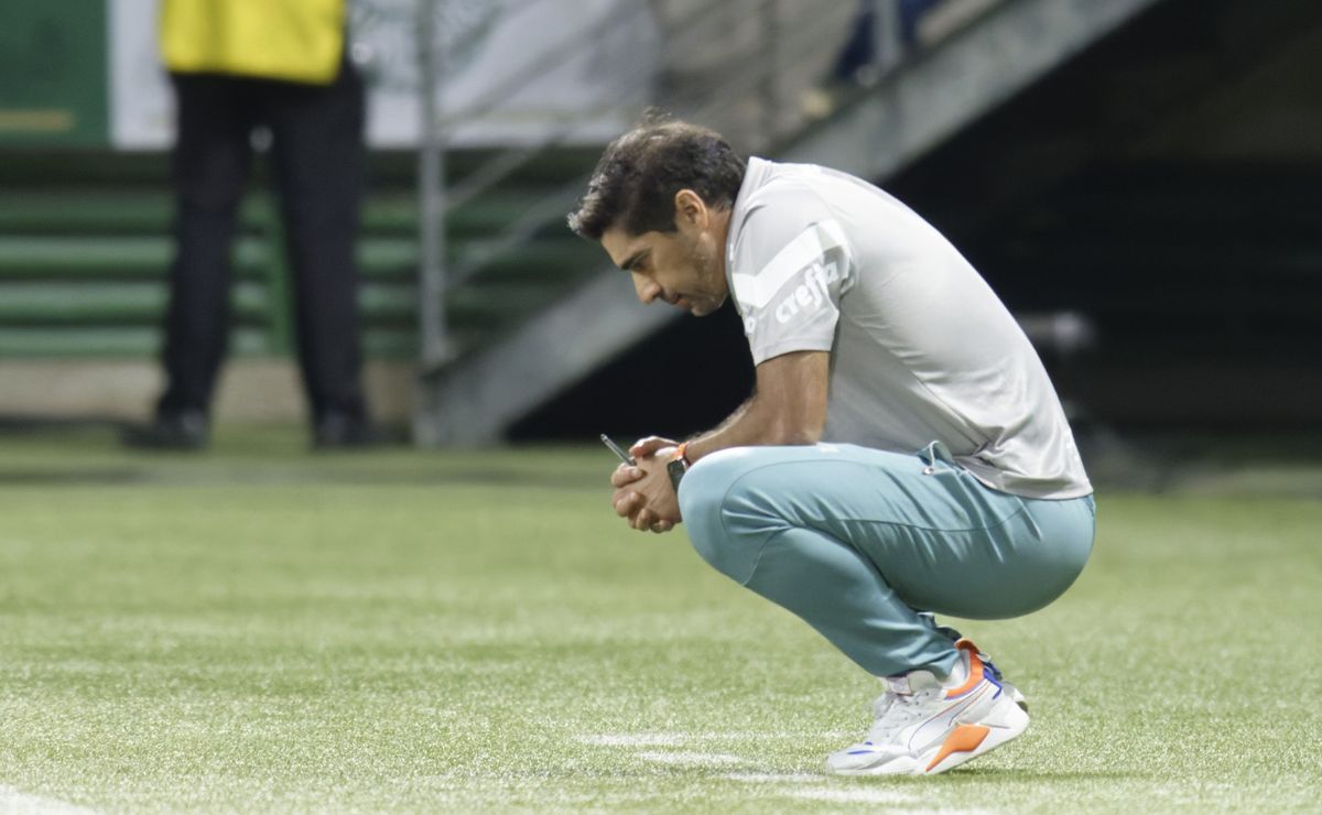 Atlético-MG desafia Palmeiras com Abel em confronto inédito fora de São Paulo.