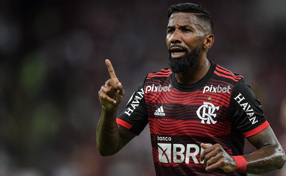 Interesse do Grêmio em Rodinei, ex-Flamengo, é confirmado pelo diretor.