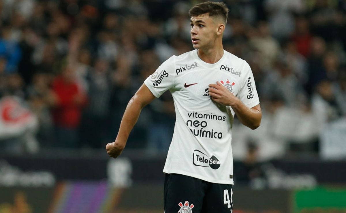 Nova ausência de jogador traz desafio para António Oliveira no Corinthians