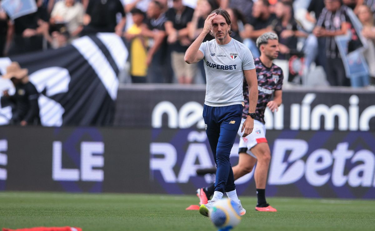 Zubeldía critica atuação do Fiel após empate contra o Corinthians