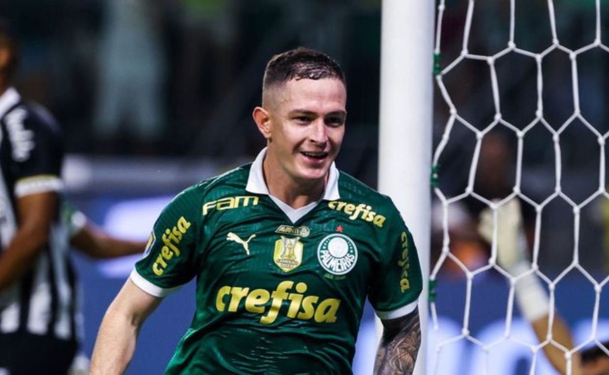 Reação de Aníbal Moreno aos gols de Estêvão contra o Atlético-MG impressiona.