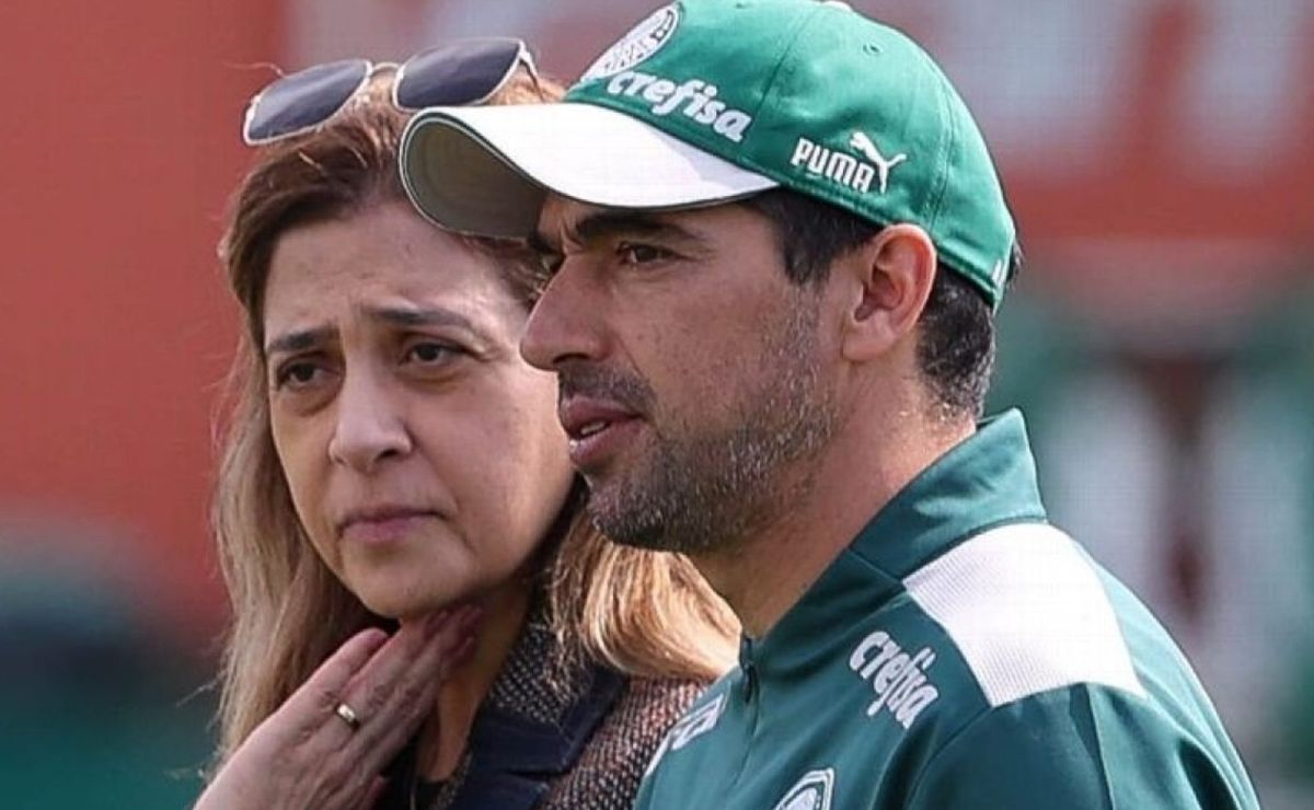Palmeiras avalia empréstimo de atacante com aval de Abel por R$ 58 milhões