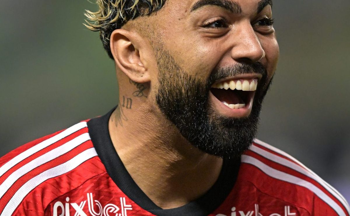 Flamengo vence disputa por Gabigol com oferta salarial de R$ 2 milhões.