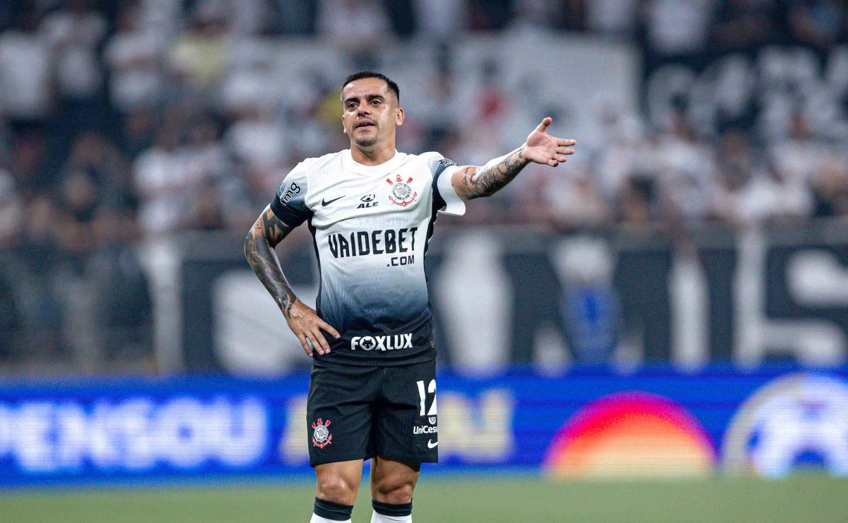 Início da transição física de Fagner e Pedro Henrique no Corinthians.