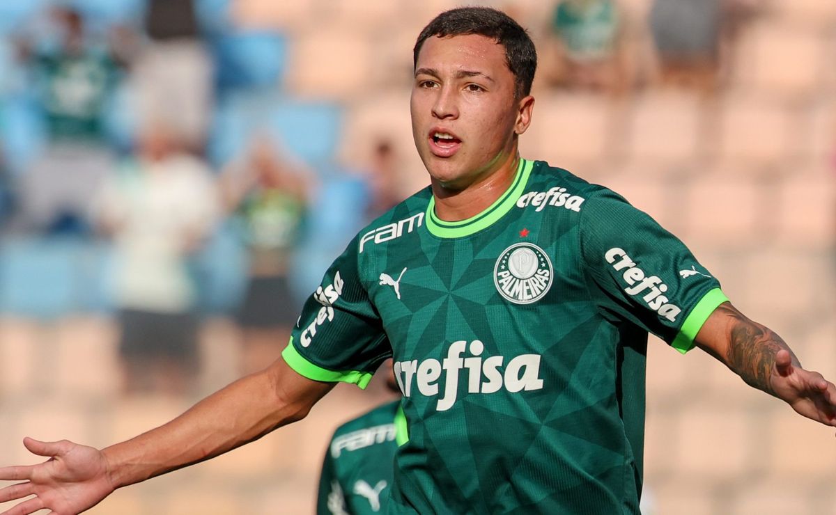 Palmeiras negocia renovação de contrato de destaque do sub-20 Thalys.