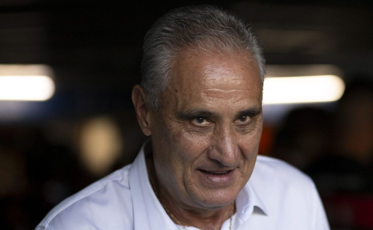 Tite tem reforço no Flamengo contra o Fluminense e Carlinhos está relacionado