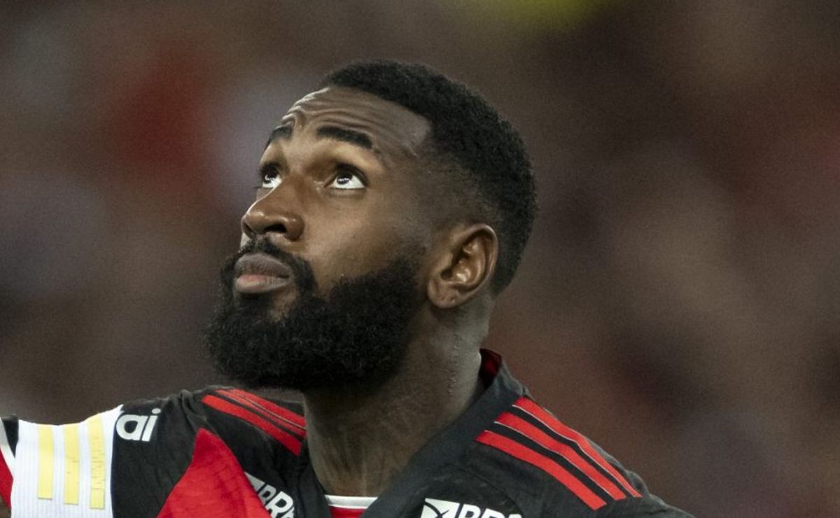 torcida do flamengo destaca gerson como destaque do jogo contra o fluminense