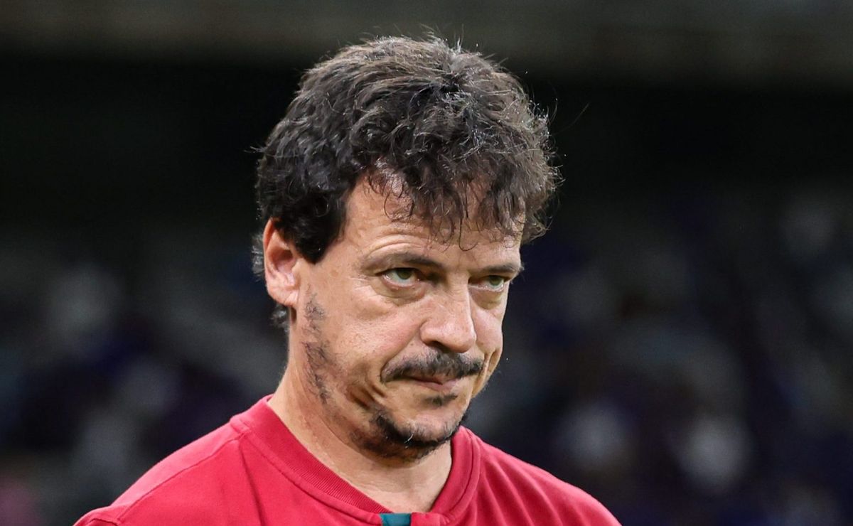 Possíveis substitutos de António Oliveira no Corinthians são Fernando Diniz ou Renato Gaúcho
