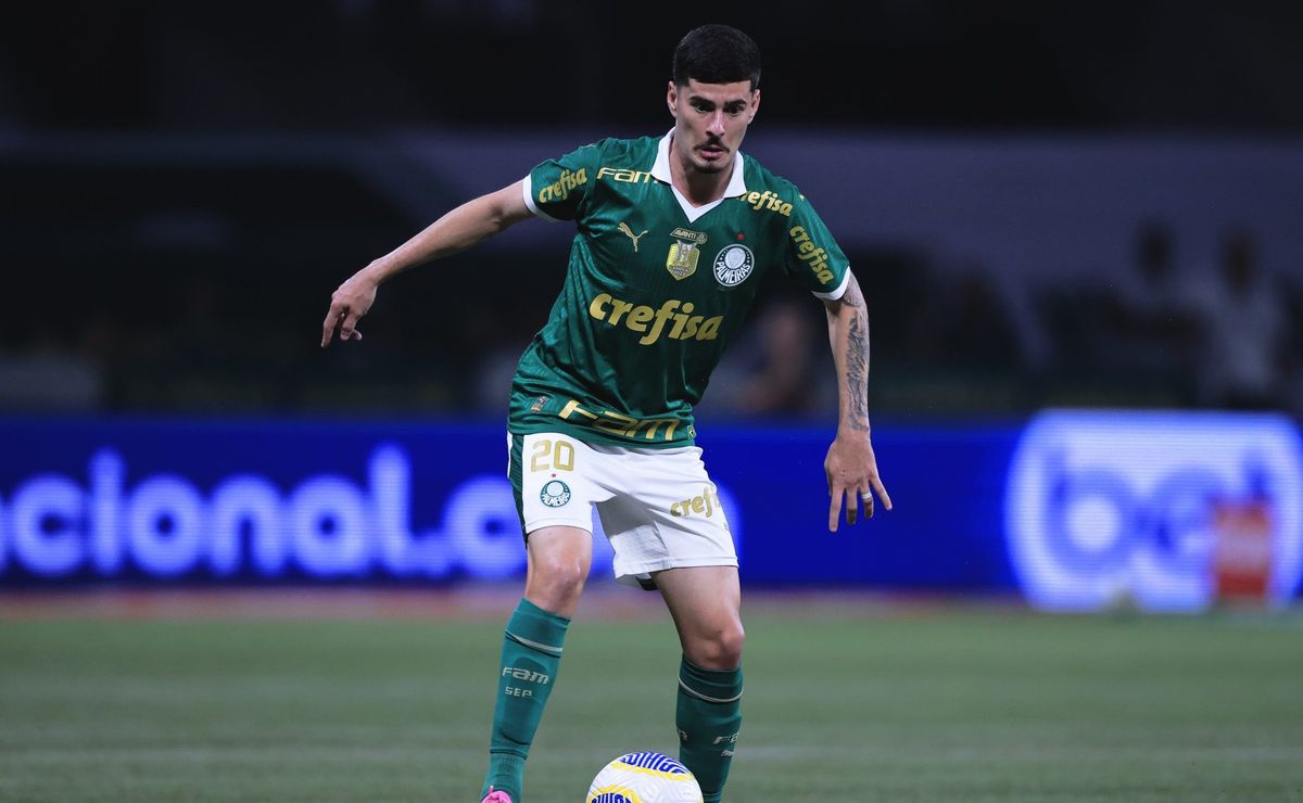 Palmeiras Inicia Preparação Para Próximo Jogo com Rômulo em Transição Física