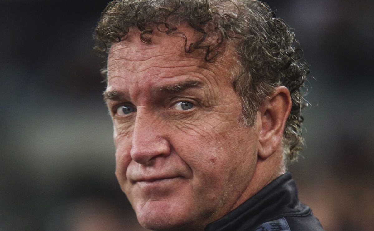 Corinthians descarta retorno de Cuca e não contrata novo treinador