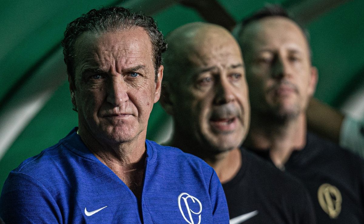 Cuca do Corinthians expõe decisão e treinador aceita substituir António Oliveira.