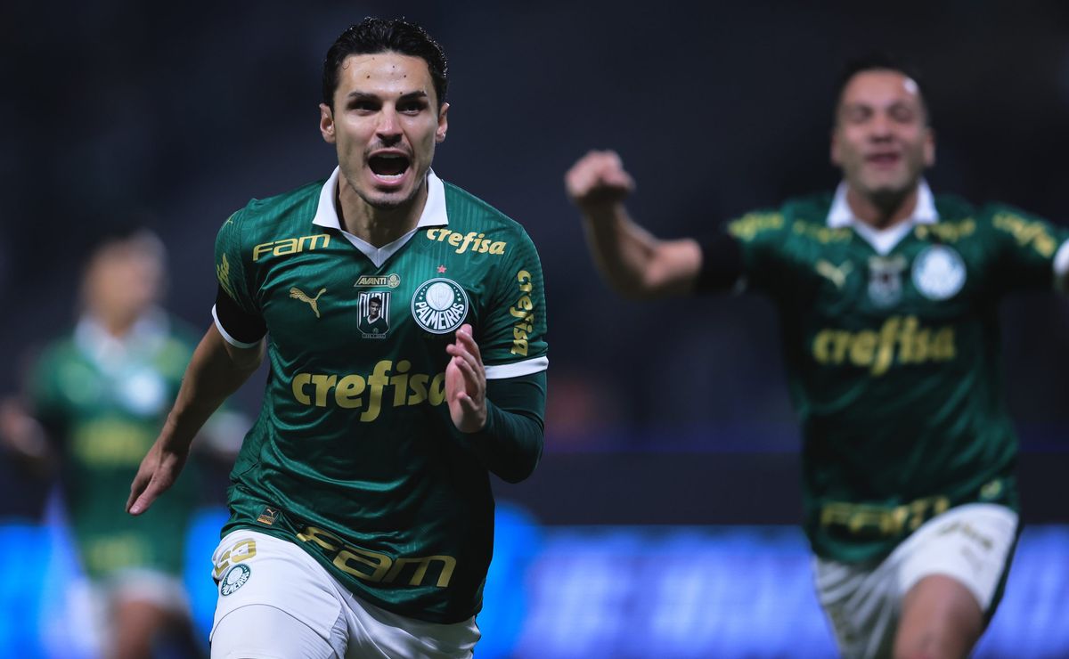 Palmeiras vence dérbi e empurra Corinthians para zona de rebaixamento