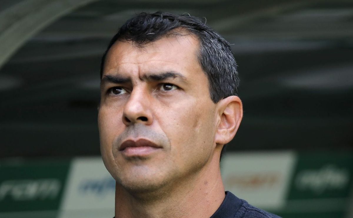 Corinthians acerta acordo verbal com Carille e técnico deve deixar o Santos