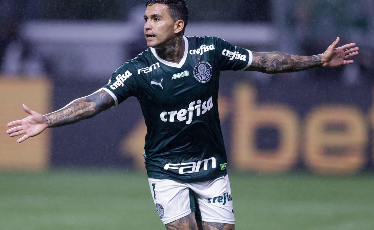 Cruzeiro tenta contratar meio-campista do Palmeiras, desafiando Abel Ferreira.