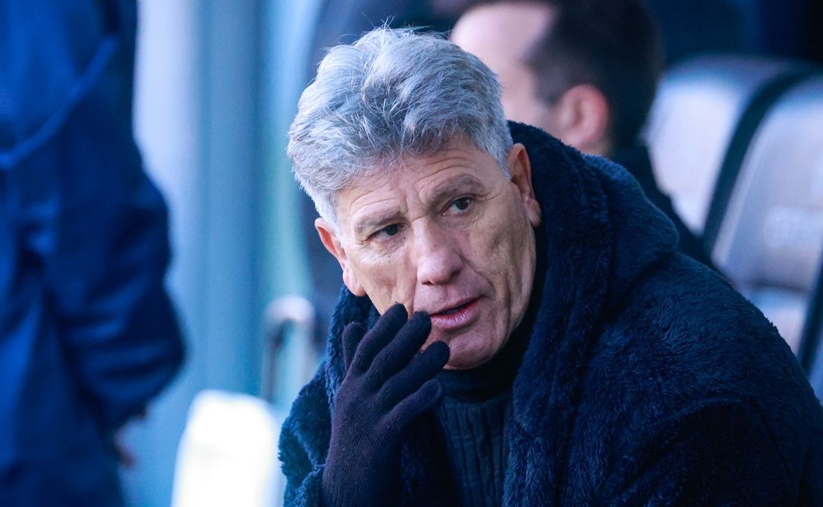 Renato Gaúcho elogia desempenho do Palmeiras, mas vê oportunidade de vitória.