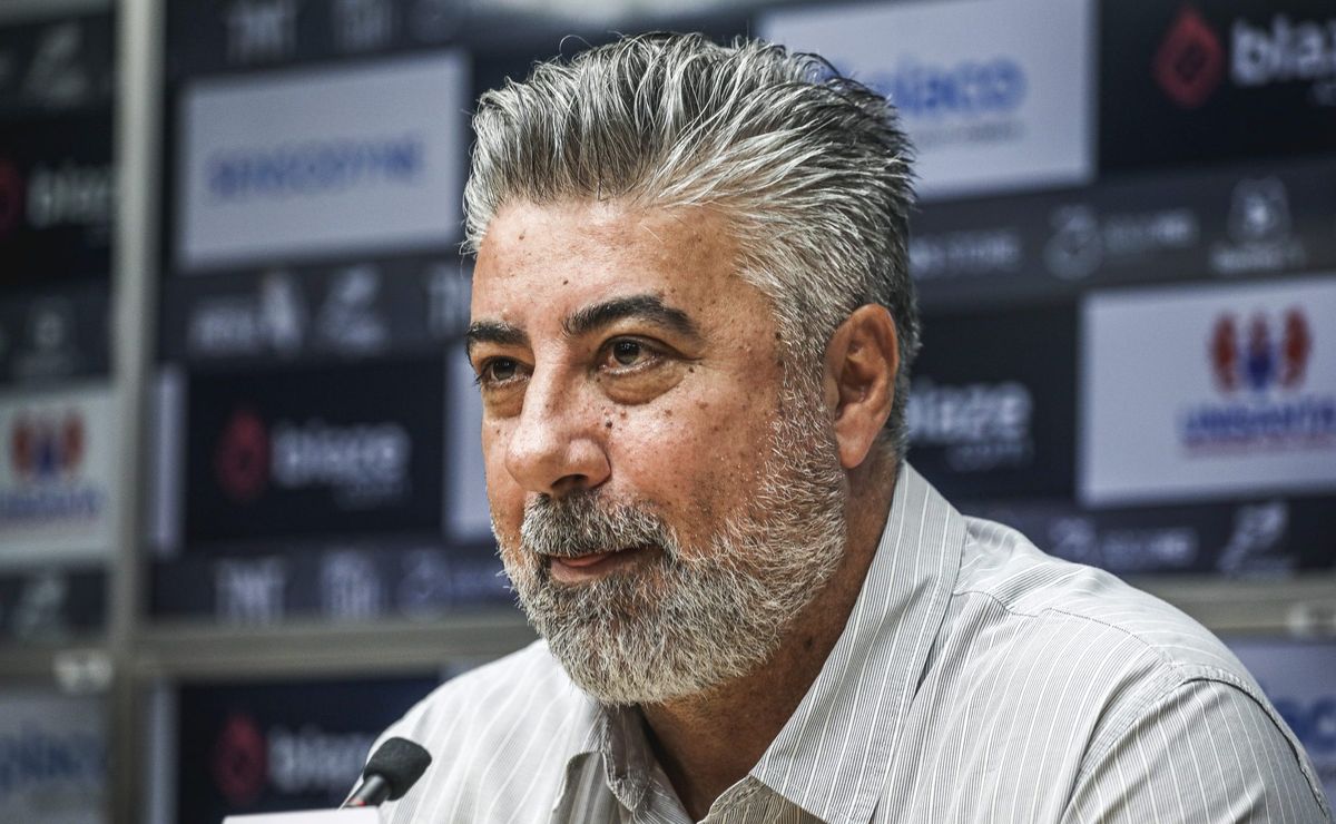 Tite recebe informação sobre Alexandre Gallo preparando dupla do Flamengo