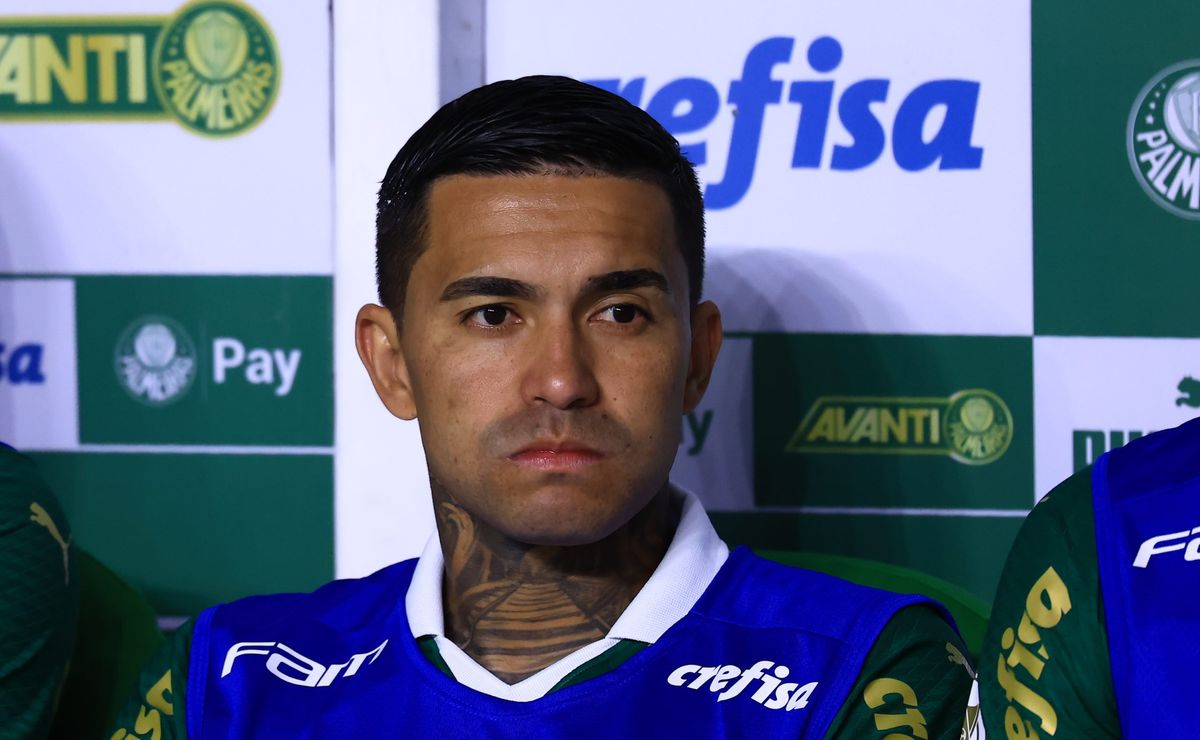 Atitude diferenciada de Dudu em vitória do Palmeiras acende debate.