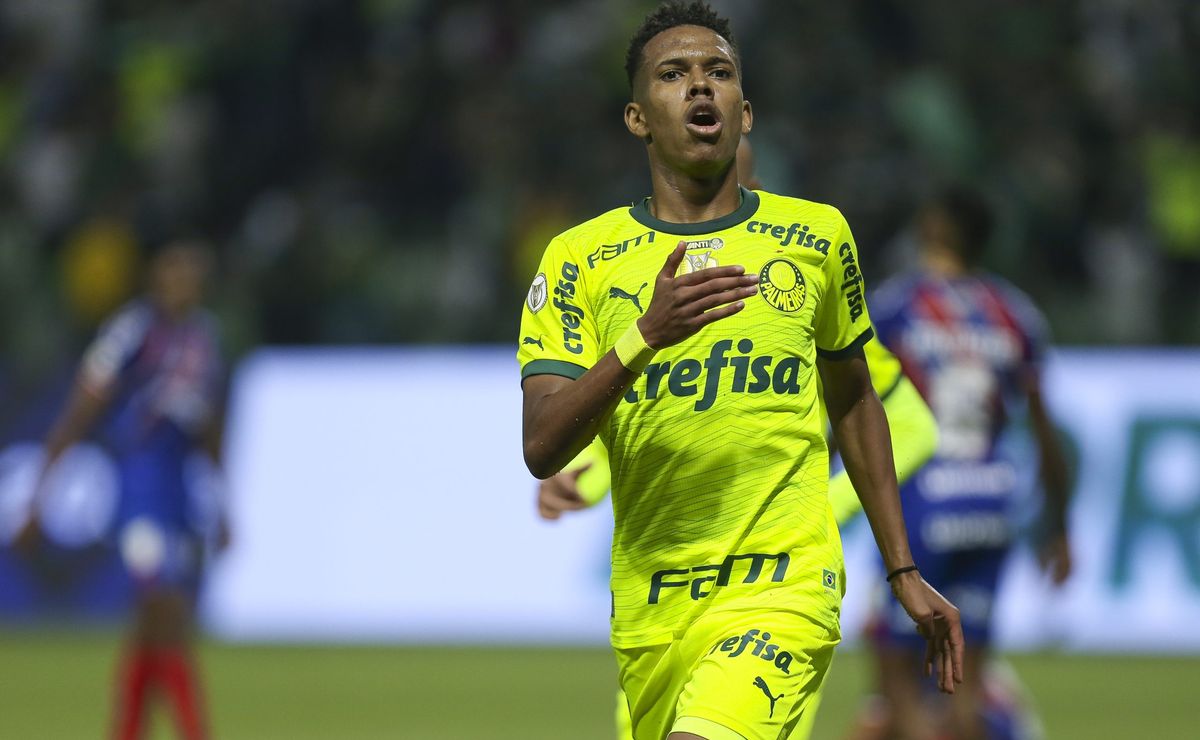 Estêvão celebra destaque em vitória do Palmeiras sobre o Bahia pelo G-4.