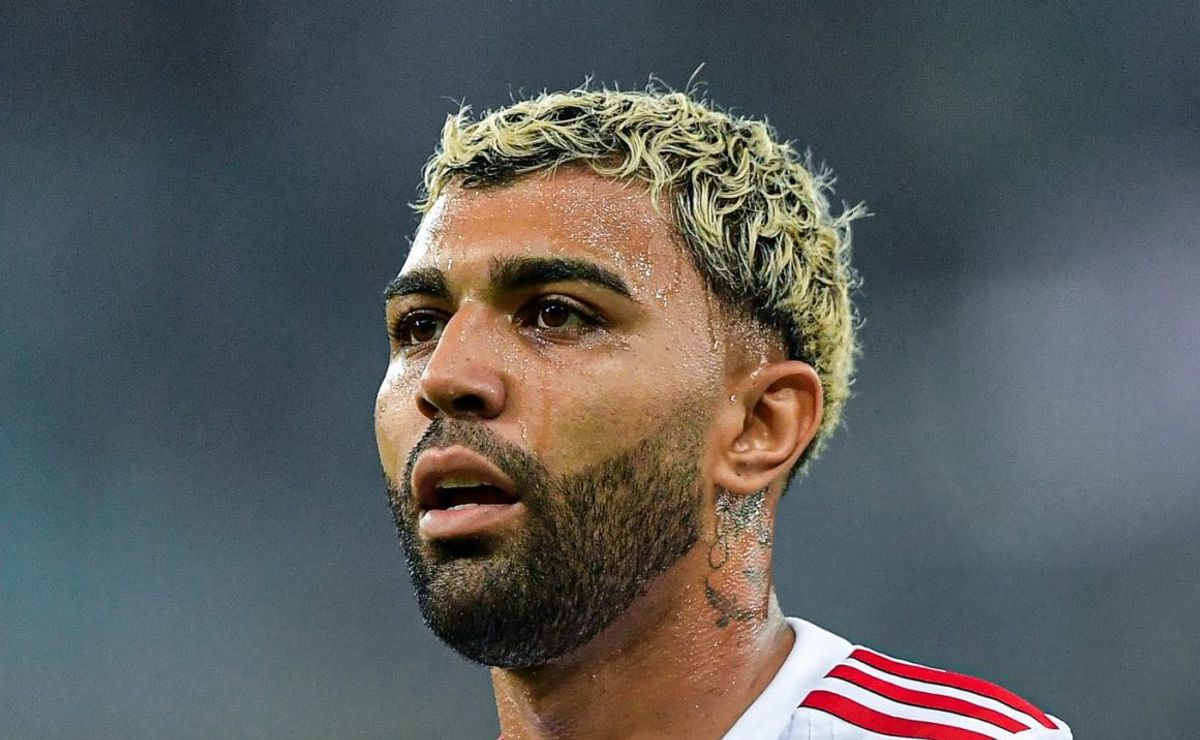 Flamengo mantém Gabigol até dezembro e cogita relacioná-lo para jogo contra Fortaleza.