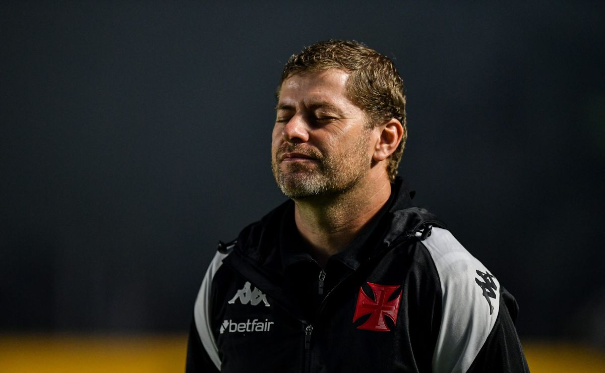 Vasco mantém superioridade em casa contra Corinthians: desafiando o tabu.
