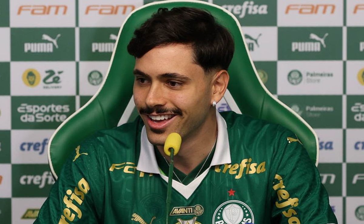 Maurício admite semelhanças com Veiga após render-se a Estevão