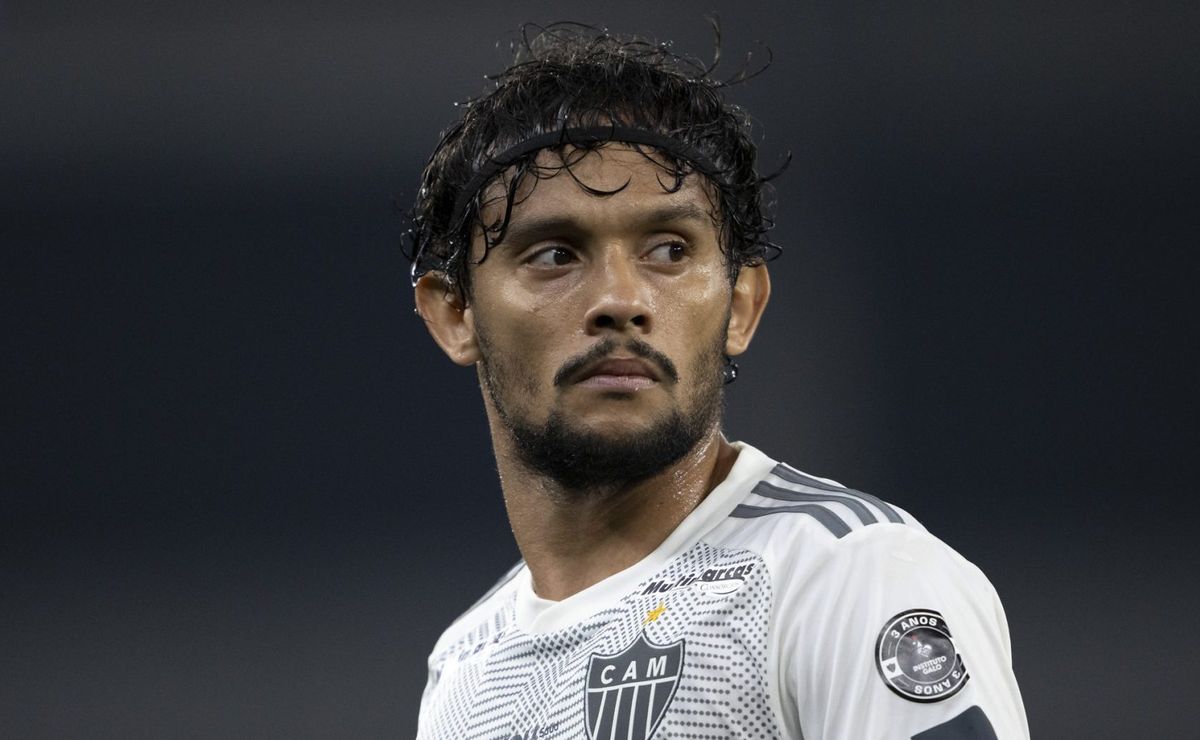 Scarpa ironiza empresa de arbitragem após lance polêmico em jogo do Atlético.