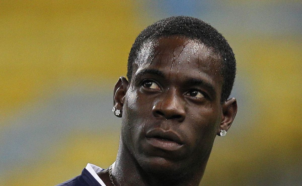 Balotelli no Corinthians: falta aval do jurídico e de Ramón Díaz