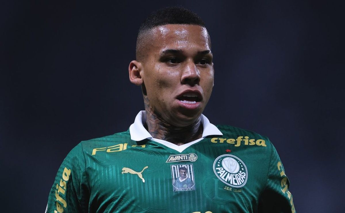 Nacional da Ilha da Madeira negocia empréstimo de Garcia, jogador do Palmeiras.