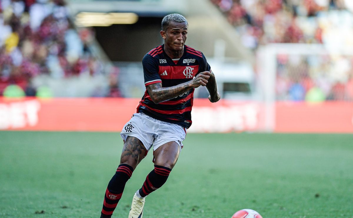 Flamengo de Tite prioriza desenvolvimento interno de Wesley sobre proposta do Bournemouth.