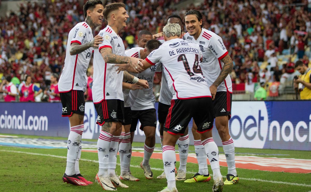 Jogadores uruguaios que atuaram na Copa América se reapresentam ao Flamengo na quarta-feira (17)