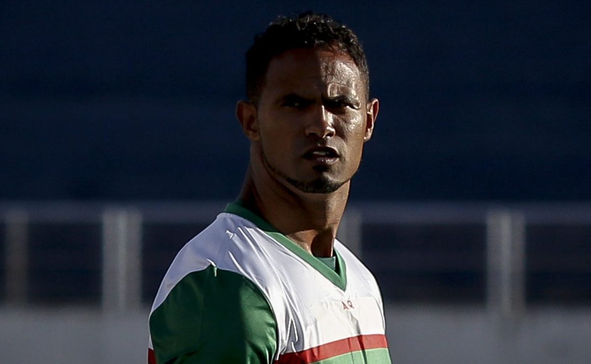 Filho do goleiro Bruno é dispensado pelo Athletico-PR e motivo repercute na torcida do Flamengo