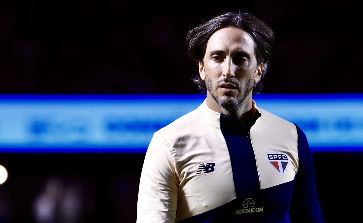 Zubeldía define equipe titular do São Paulo para enfrentar o Grêmio.