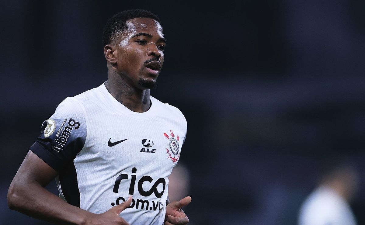 Zagueiro Cacá se destaca em partida do Corinthians com participação em gols