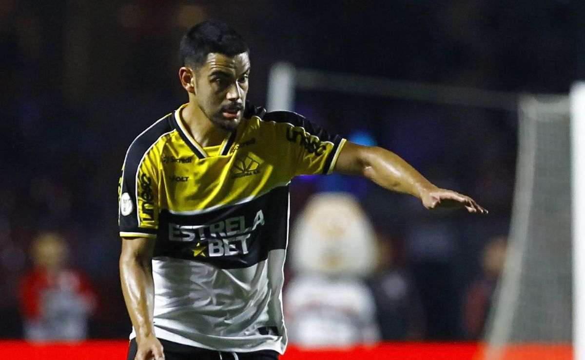 Barreto explica instinto em lance de pênalti a favor do Flamengo no futebol.