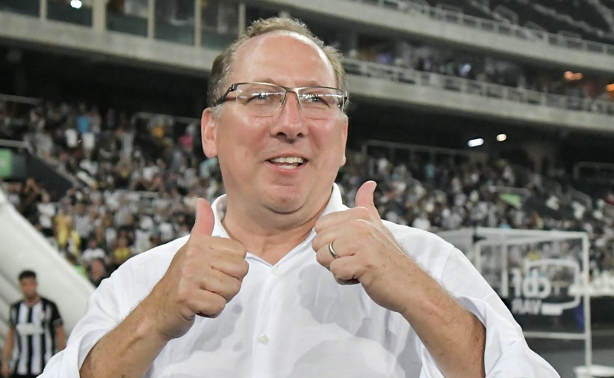 Contratação de Textor pelo Botafogo destaca-se por desvio do Flamengo no mercado